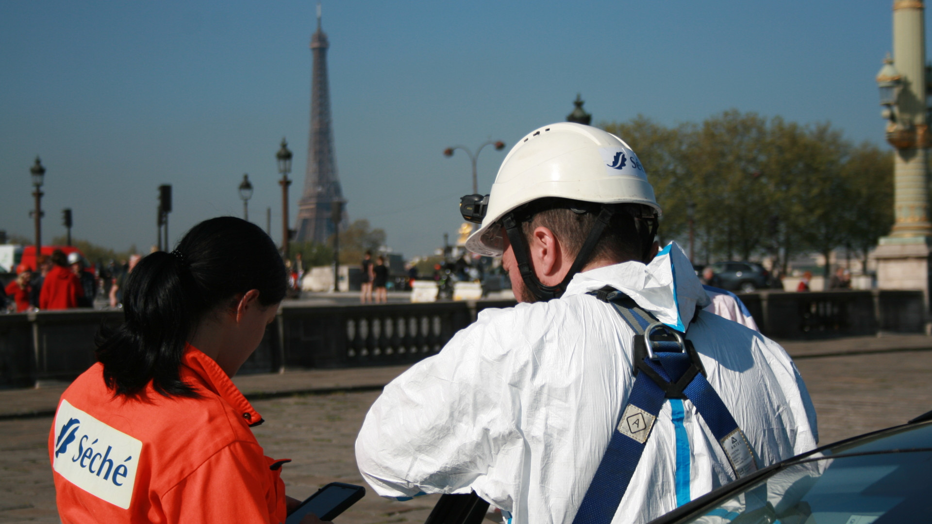 2 agentes secados en las calles de París © Séché Environnement