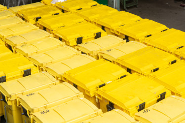Agrupación de contenedores amarillos en el centro DASRI © Séché Environnement