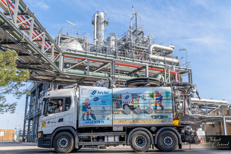 Camion hydrocureur Séché Assainissement © Séché Environnement. Photo : Thibaut Clarion