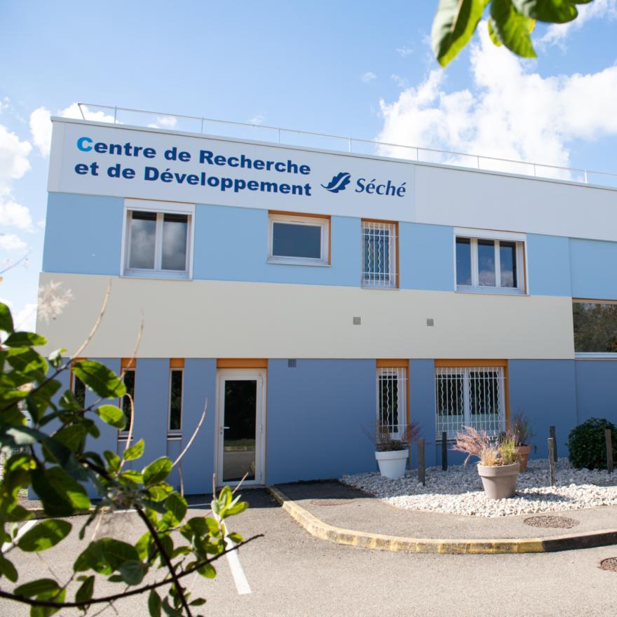 Séché Environnement's Research and Development (R&D) center in Saint-Vulbas (01). Séché Environnement. Photo: Olivier Guerrin.