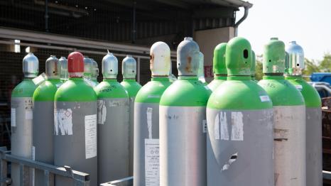 Vidange et recyclage des bouteilles de gaz usagées. Trédi Saint-Vulbas (01). © Séché Environnement. Photo : Olivier Guerrin.