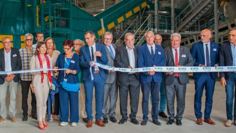 Officials cut the ribbon at the opening of Kerea, SYDOM Aveyron’s new energy and organic recovery facility.